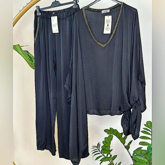 Made in Italy Satin Set - Picture 6 of 10